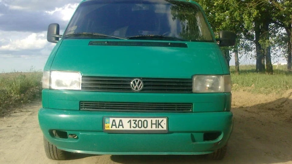 Volkswagen Caravelle Зелений дракон