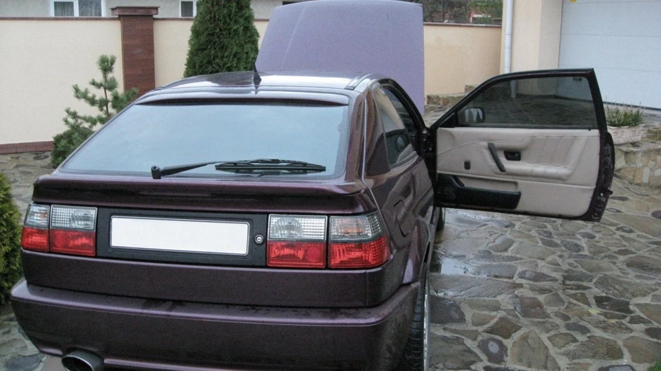 Volkswagen Corrado VR6. 4