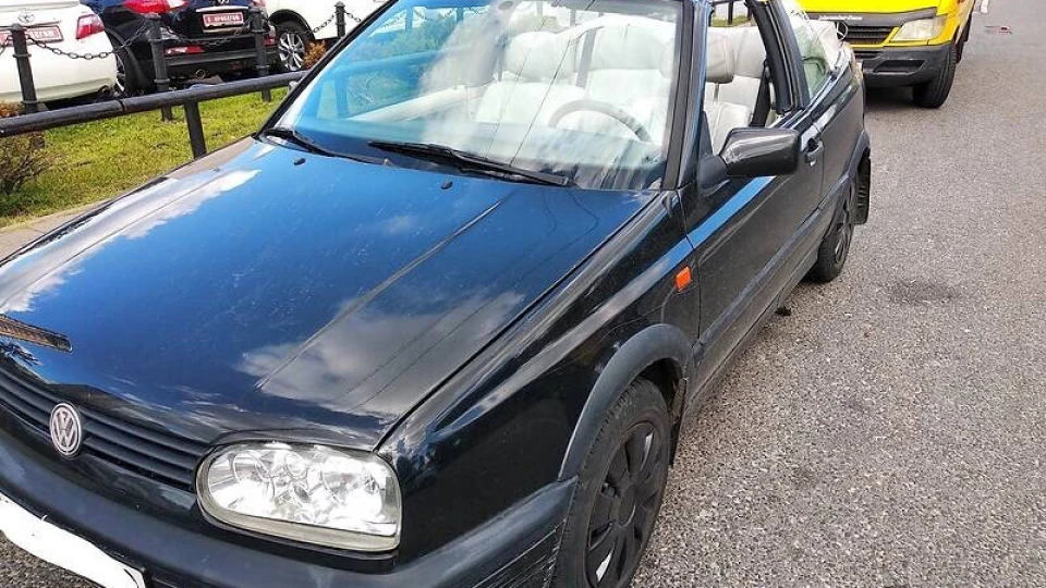 Volkswagen Golf Cabriolet Безголовий чорник 2