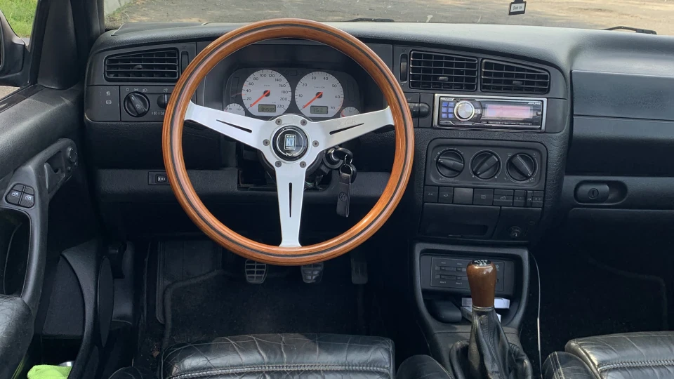 Volkswagen Golf Cabriolet CLASSIC EDITION 4