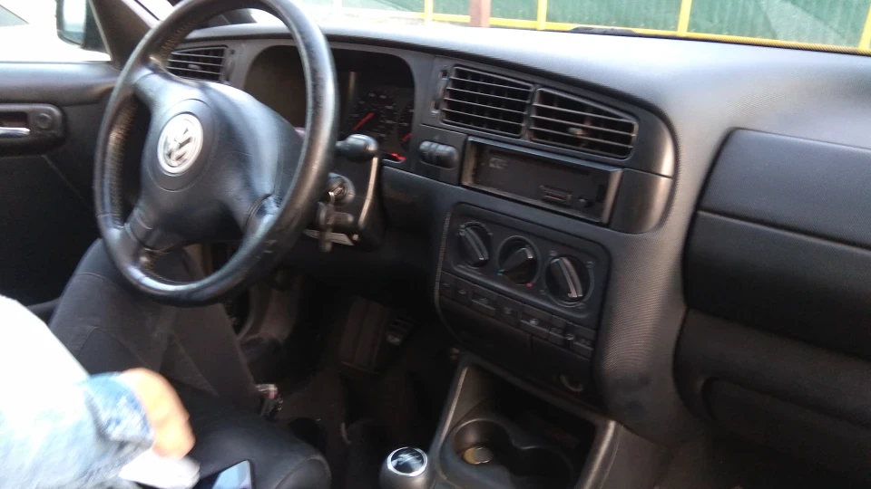 Volkswagen Golf Cabriolet маленький звір 2