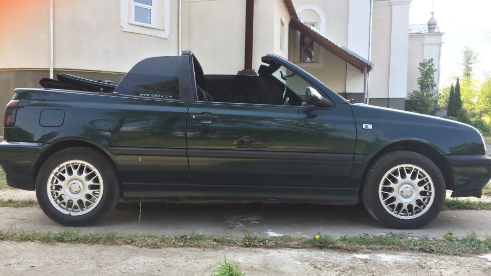 Volkswagen Golf Cabriolet Pink Floyd 2