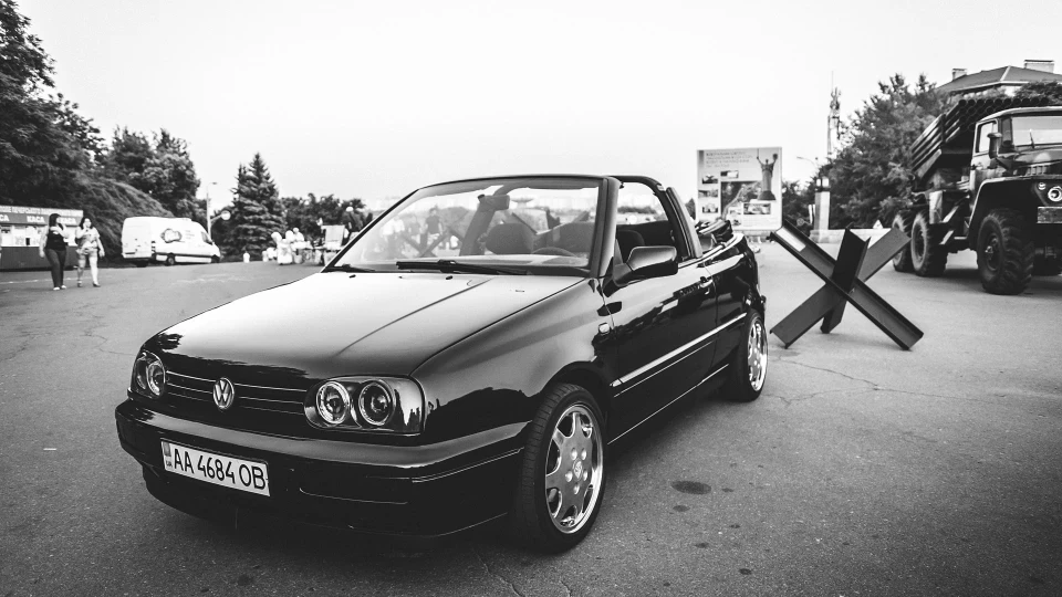 Volkswagen Golf Cabriolet Porsche Design 2