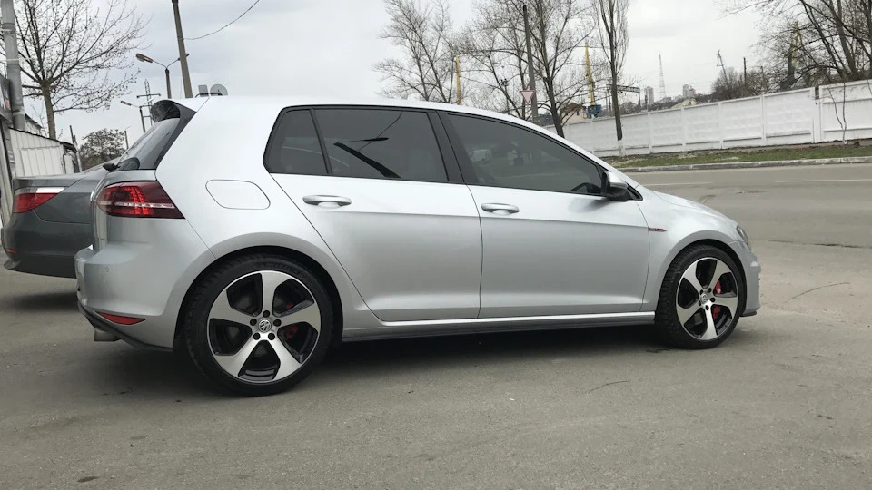 Volkswagen Golf GTI