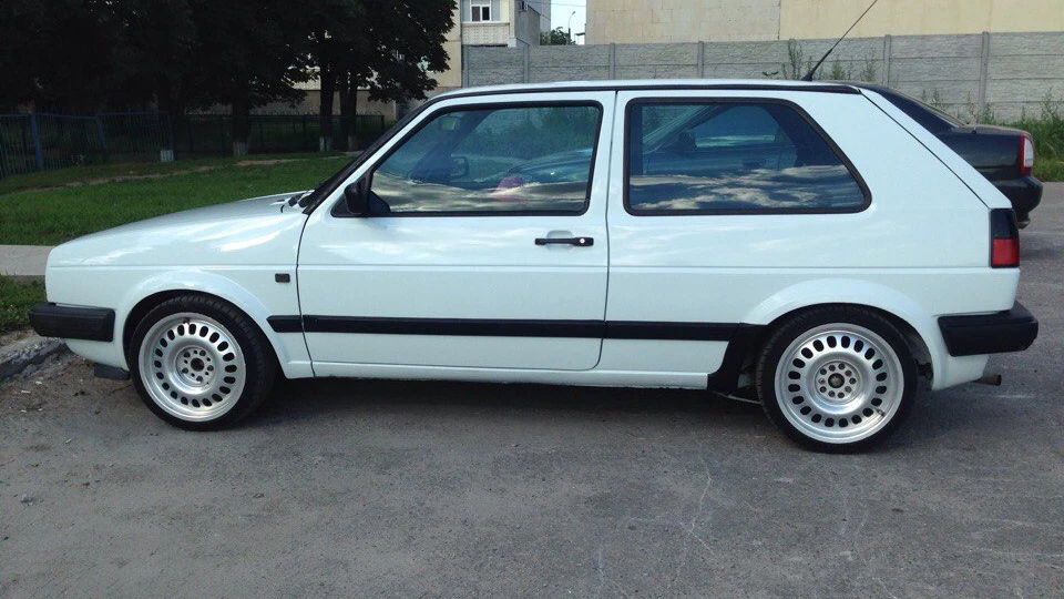 Volkswagen Golf GTI 2