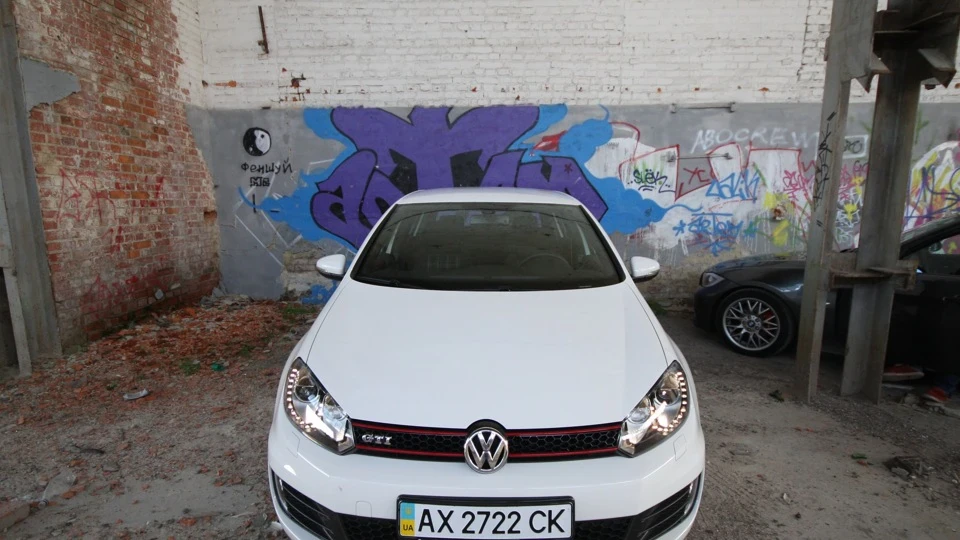 Volkswagen Golf GTI 5