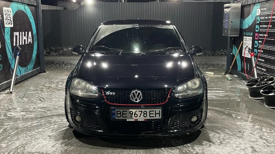 Volkswagen Golf GTI 2