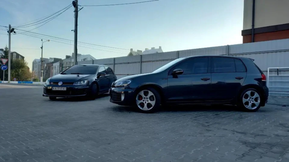 Volkswagen Golf GTI 2