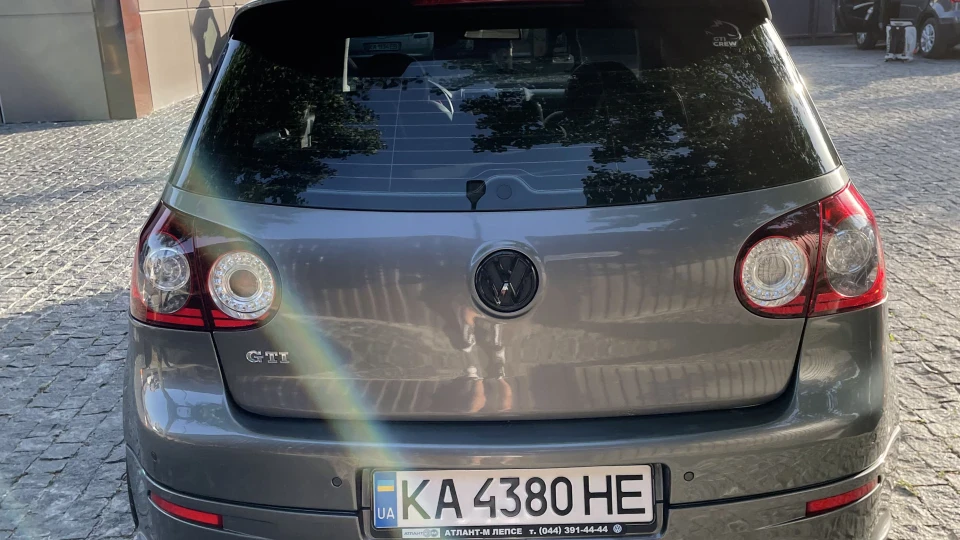 Volkswagen Golf GTI 5
