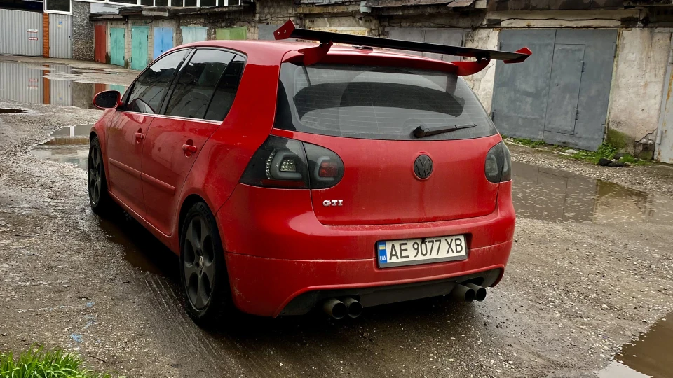Volkswagen Golf GTI 2