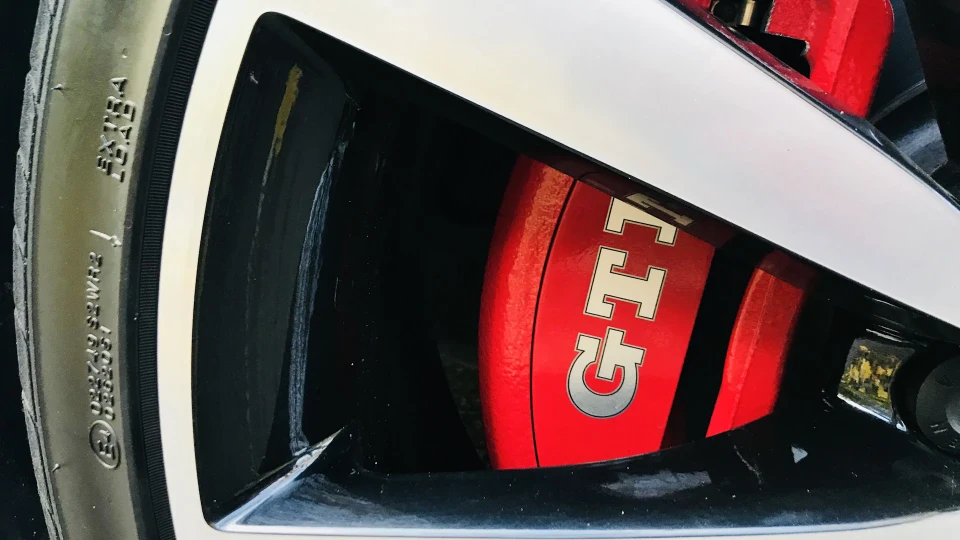 Volkswagen Golf GTI 2