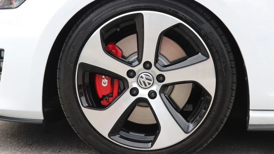 Volkswagen Golf GTI 5