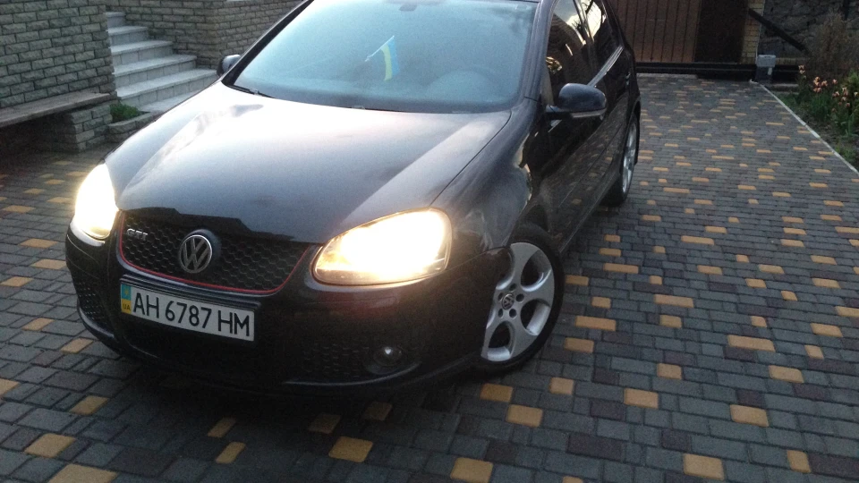 Volkswagen Golf GTI 2