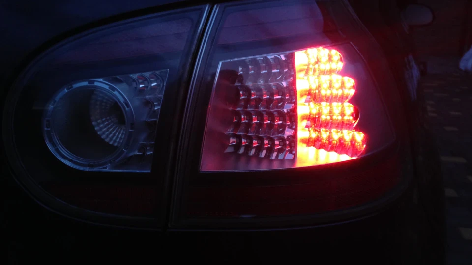 Volkswagen Golf GTI 5