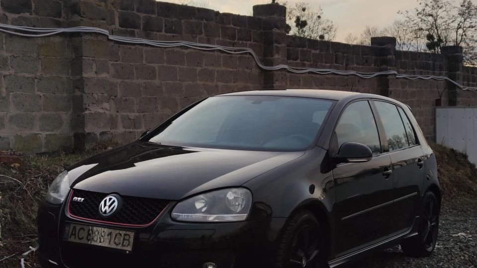 Volkswagen Golf GTI 2