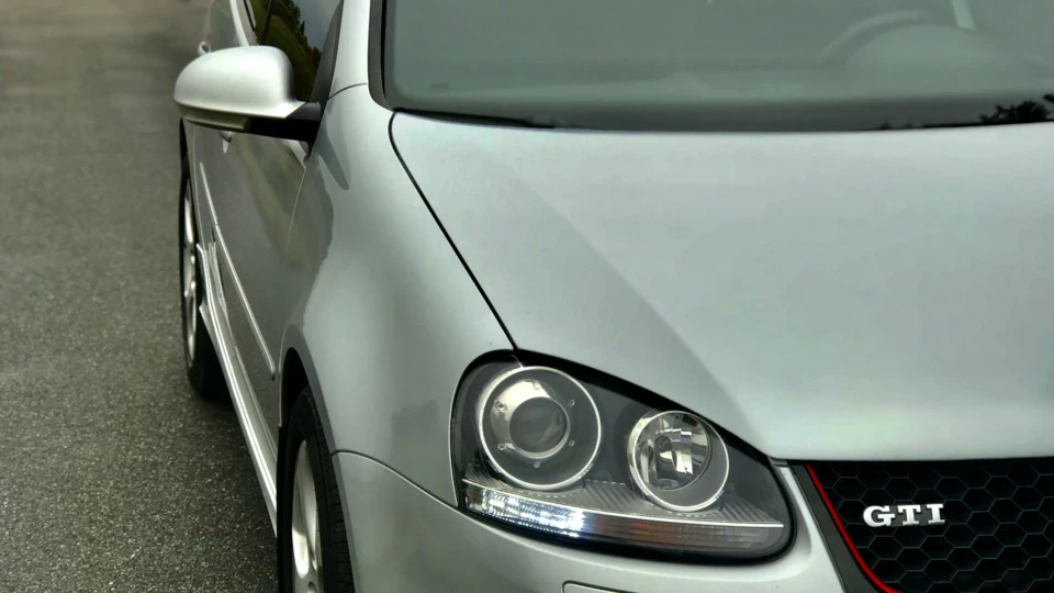 Volkswagen Golf GTI 2