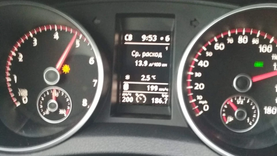 Volkswagen Golf GTI 2