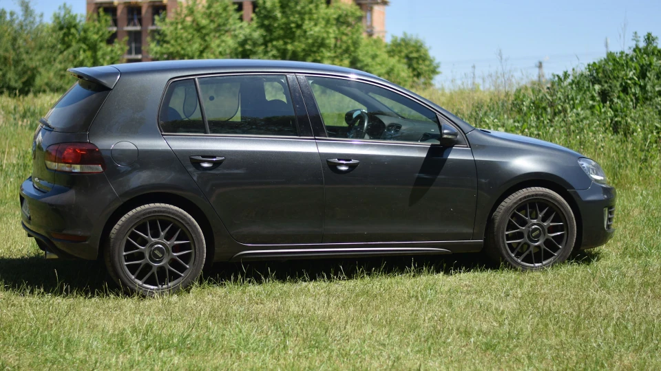 Volkswagen Golf GTI 2
