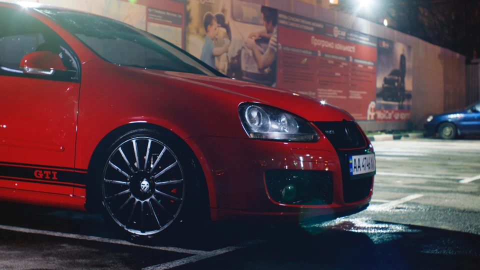 Volkswagen Golf GTI 5
