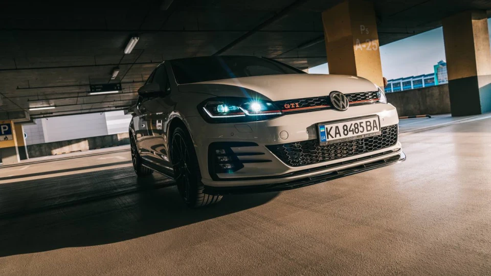 Volkswagen Golf GTI 4