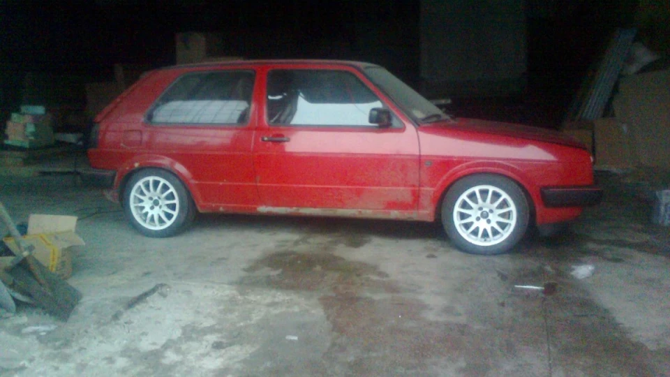 Volkswagen Golf GTI 2
