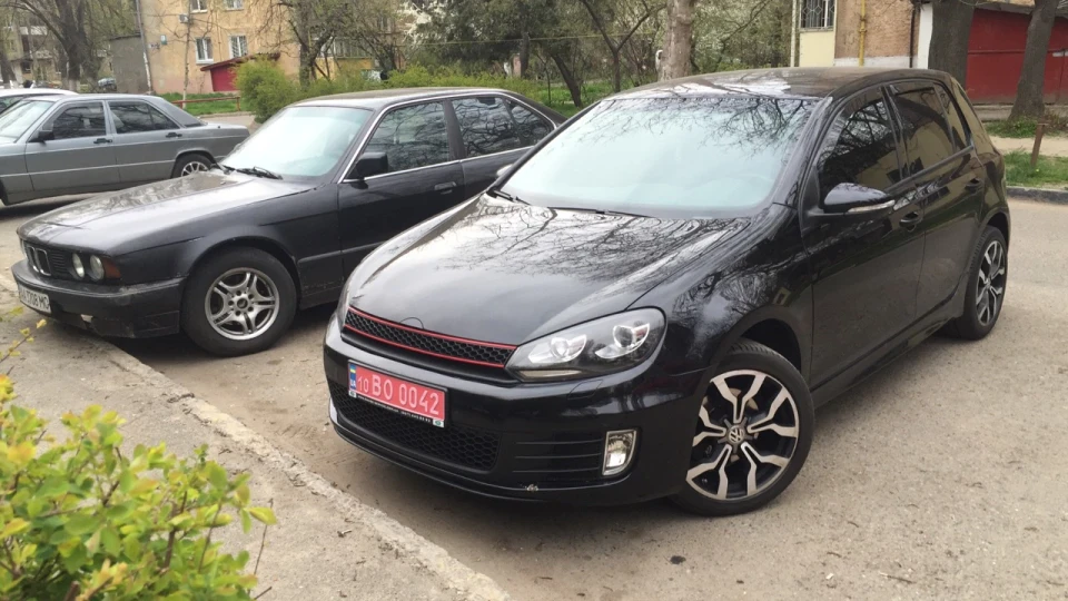 Volkswagen Golf GTI 2