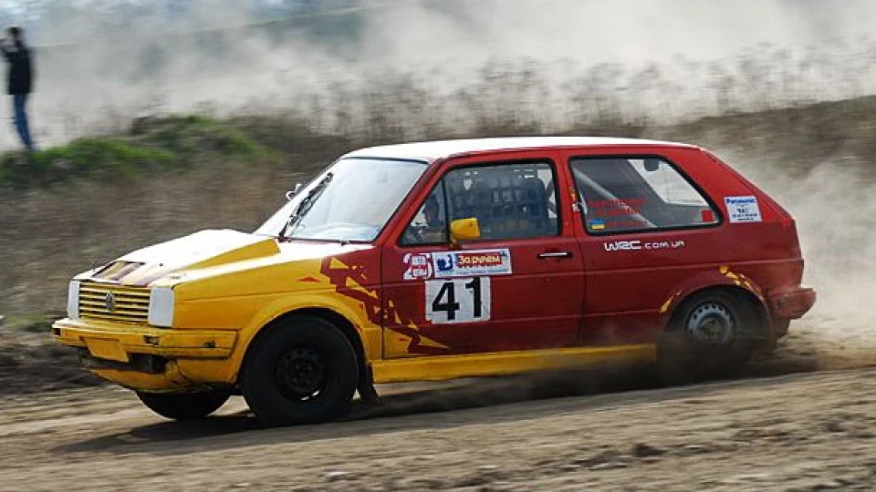 Volkswagen Golf GTI 2