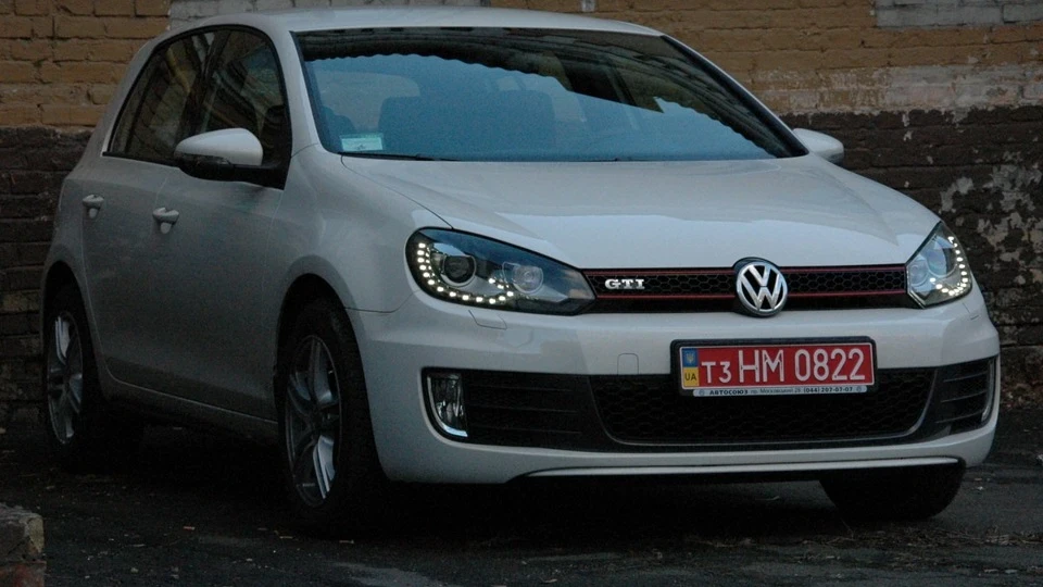 Volkswagen Golf GTI 2