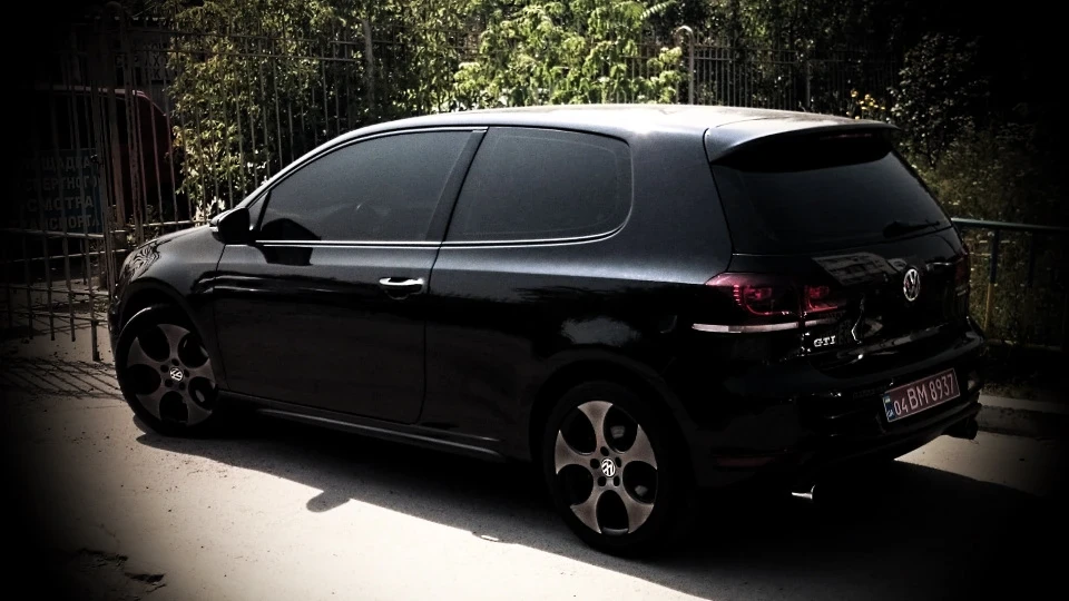 Volkswagen Golf GTI 2