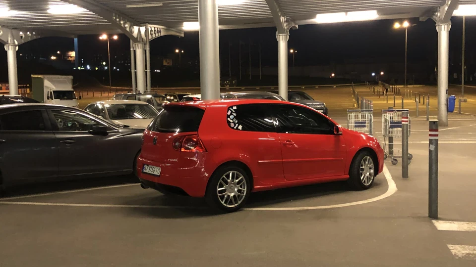 Volkswagen Golf GTI 5
