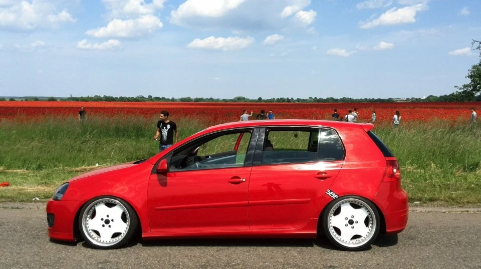 Volkswagen Golf GTI 2