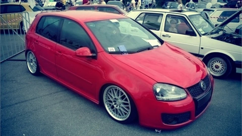 Volkswagen Golf GTI 5