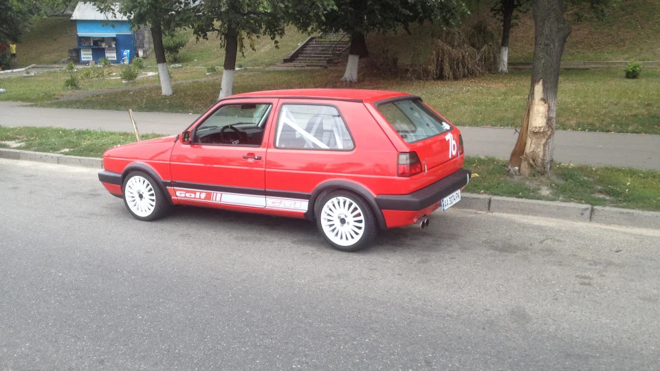 Volkswagen Golf GTI 5