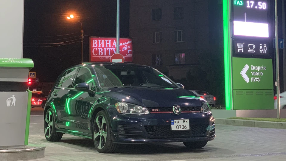 Volkswagen Golf GTI 2