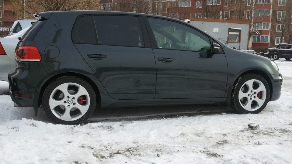 Volkswagen Golf GTI 2