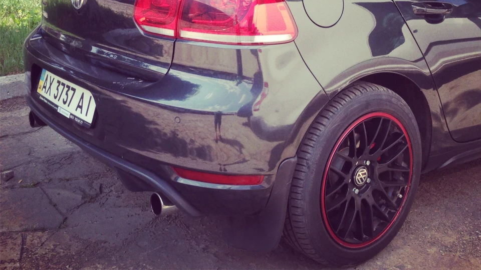 Volkswagen Golf GTI 2