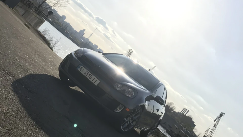 Volkswagen Golf GTI 2