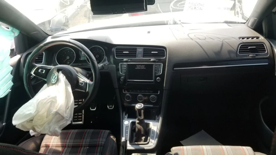 Volkswagen Golf GTI 5