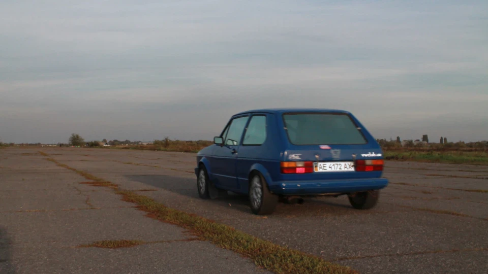Volkswagen Golf GTI 2