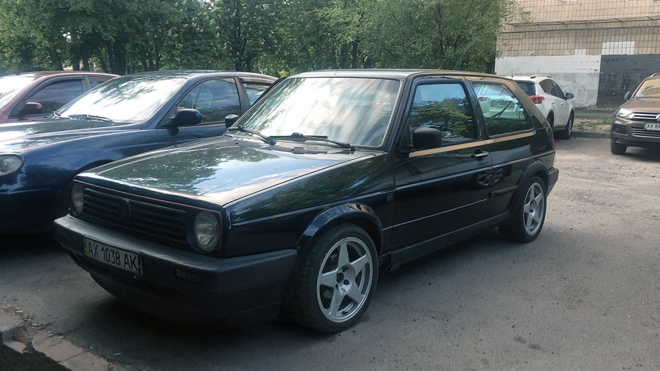 Volkswagen Golf GTI 2
