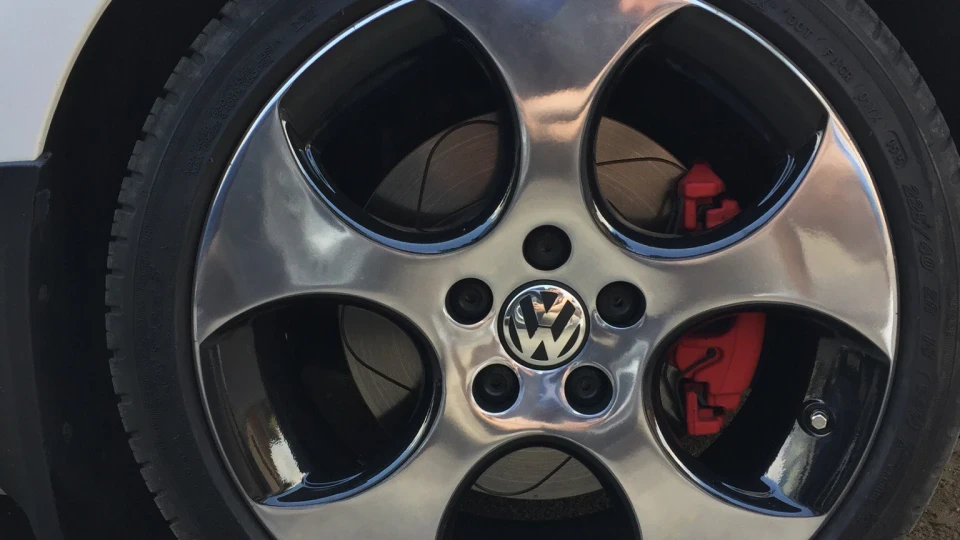 Volkswagen Golf GTI 2