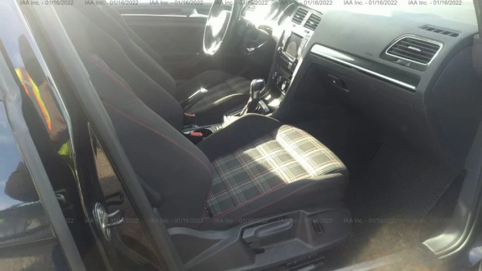 Volkswagen Golf GTI 3