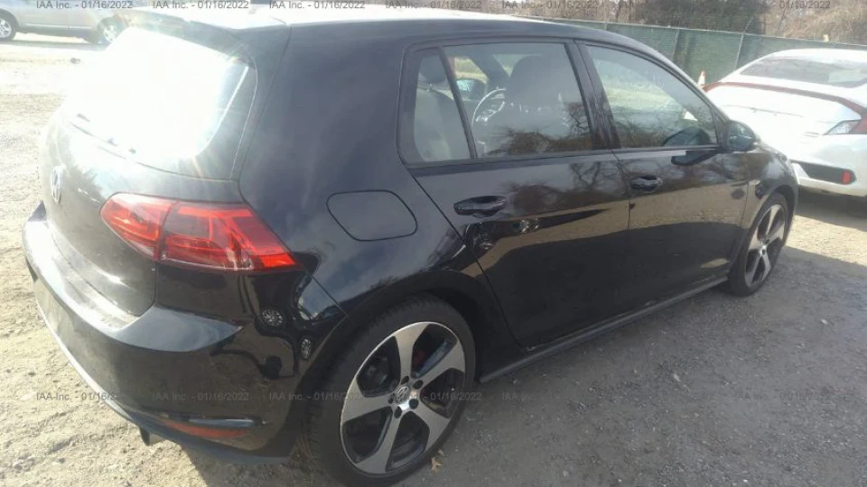 Volkswagen Golf GTI 4