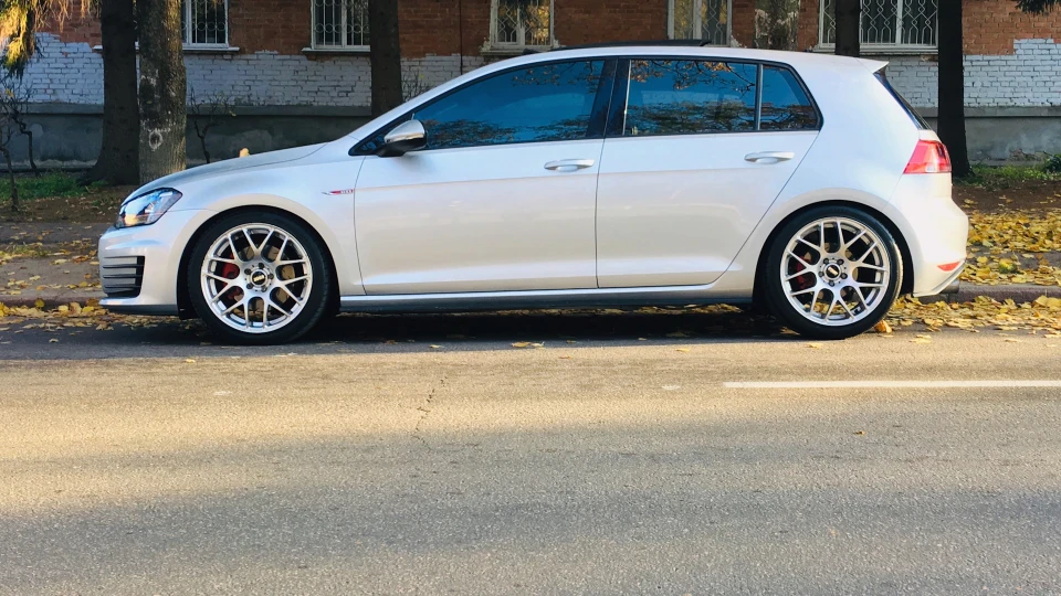 Volkswagen Golf GTI