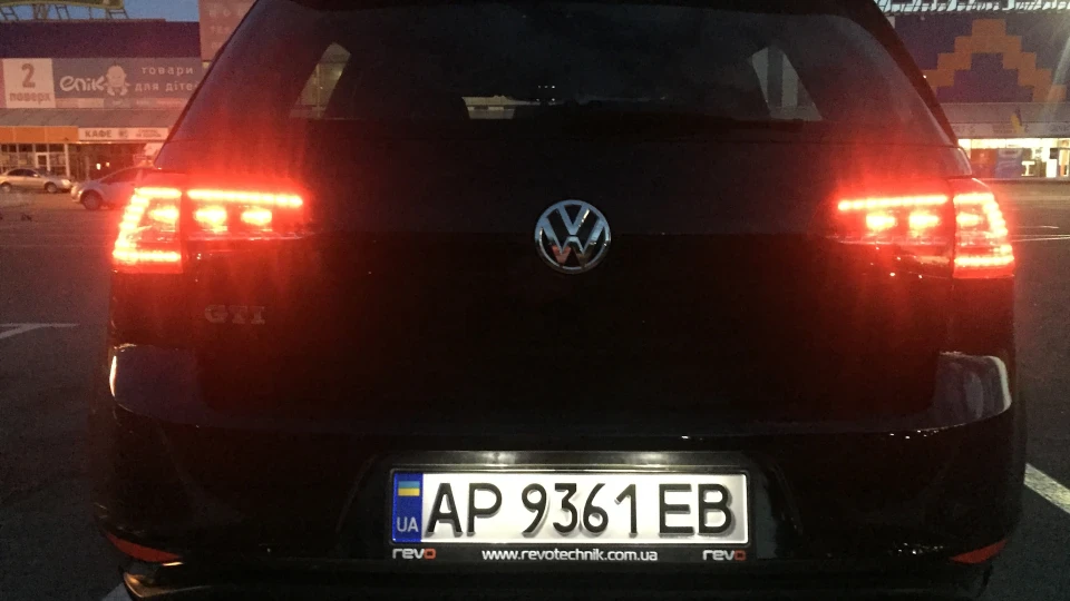 Volkswagen Golf GTI 5