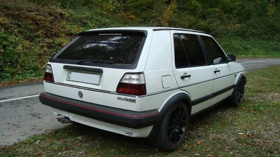 Volkswagen Golf GTI 2