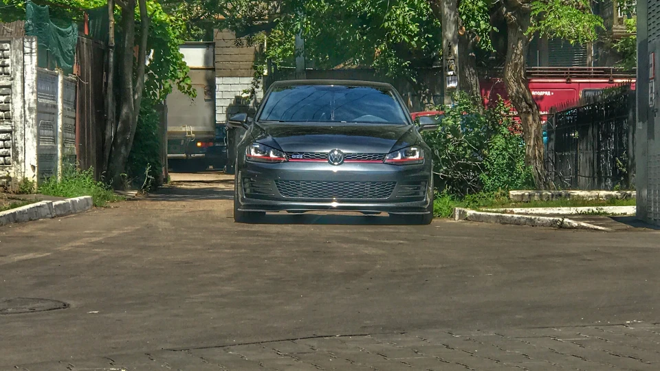 Volkswagen Golf GTI 5