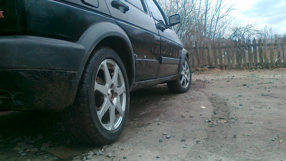 Volkswagen Golf GTI 2