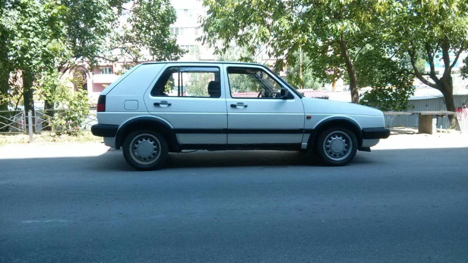 Volkswagen Golf GTI 1.8 PF Блондинка 2