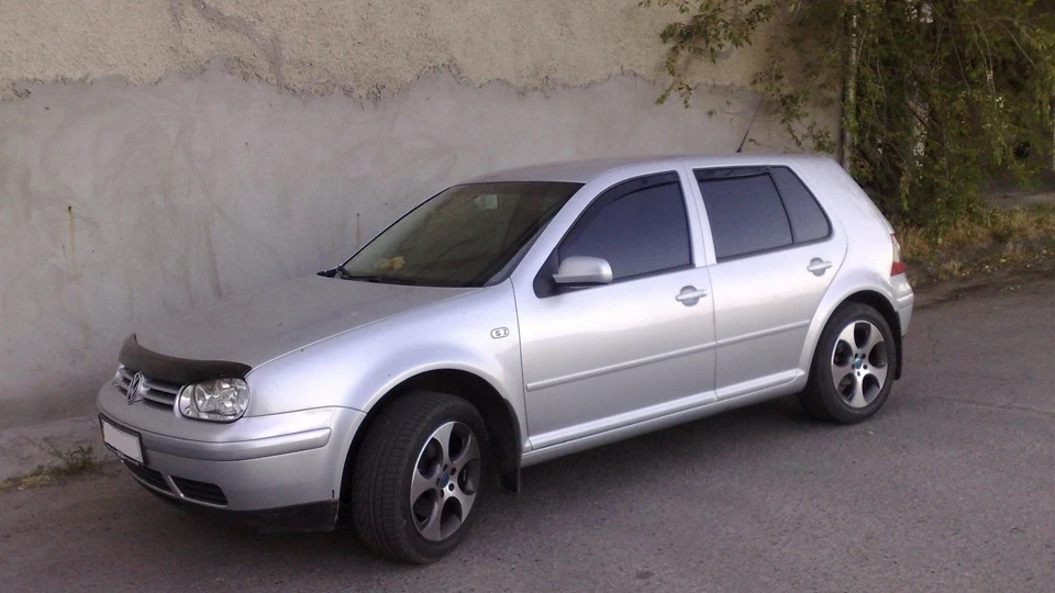 Volkswagen Golf GTI 1.8 turbo 2